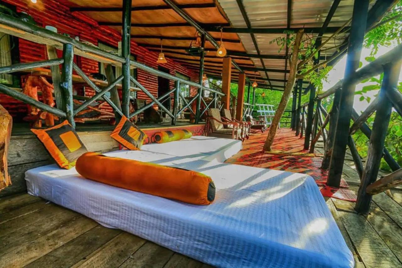 Hilltop Wood Lodge Ella Ngoại thất bức ảnh