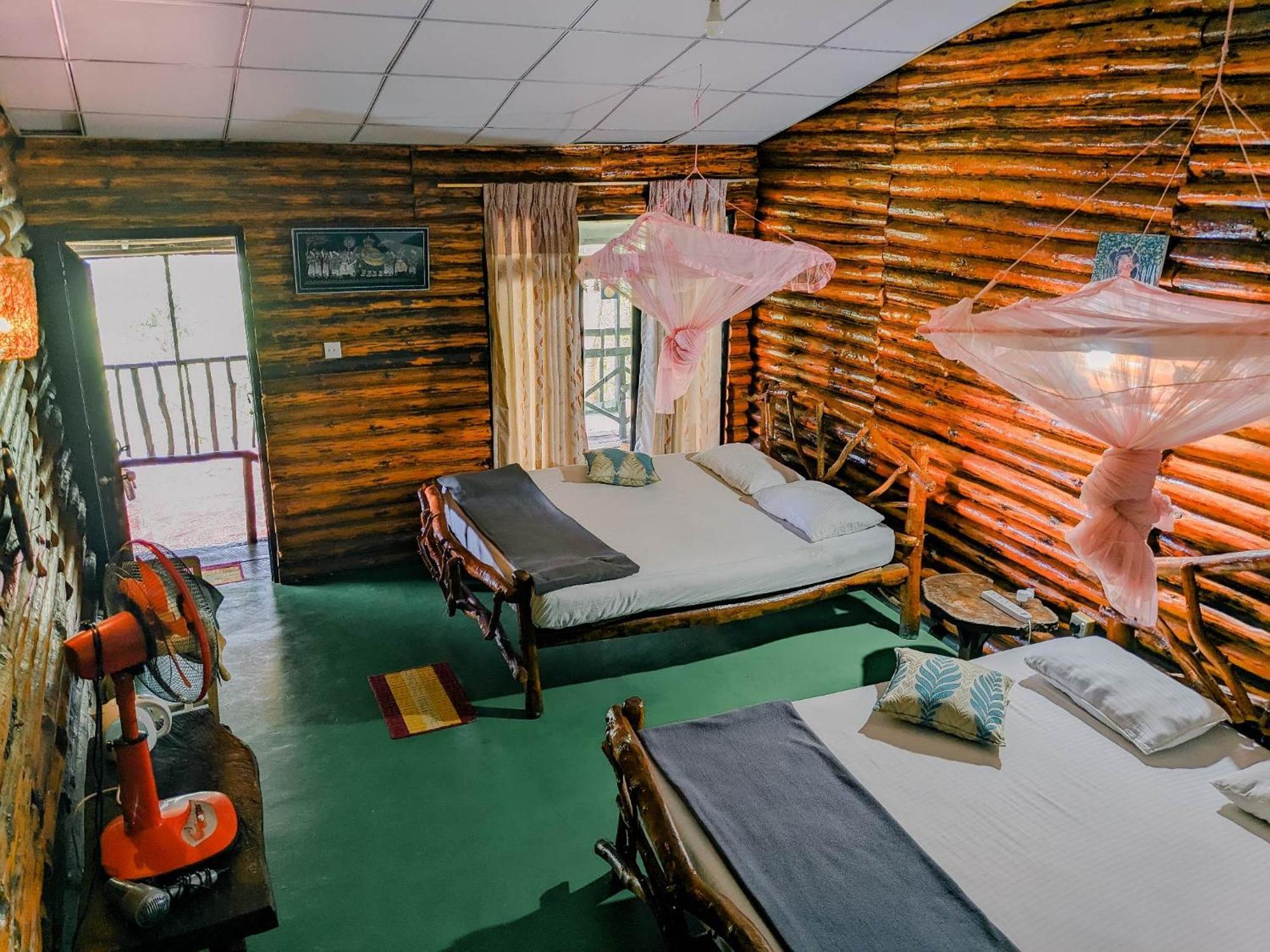 Hilltop Wood Lodge Ella Ngoại thất bức ảnh